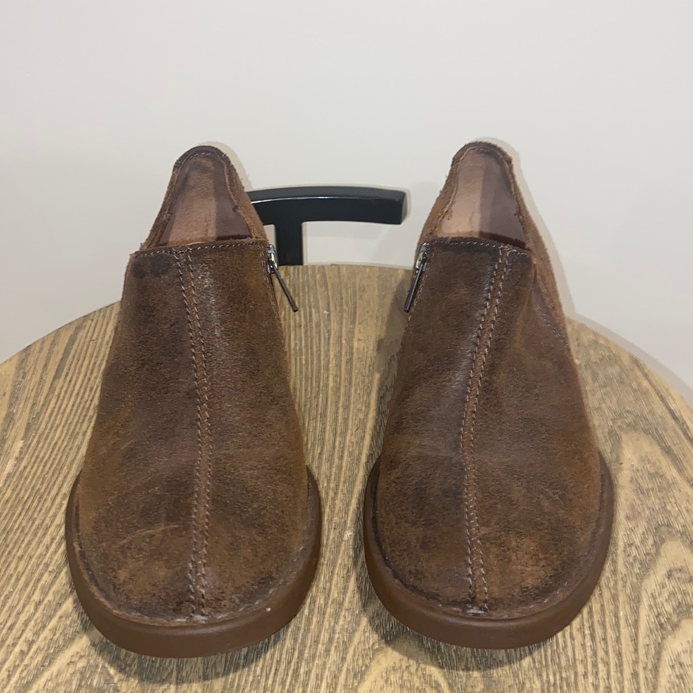 Brown Born Shoes Zipper on side. Size 6 Woman. Moderate wear throughout.